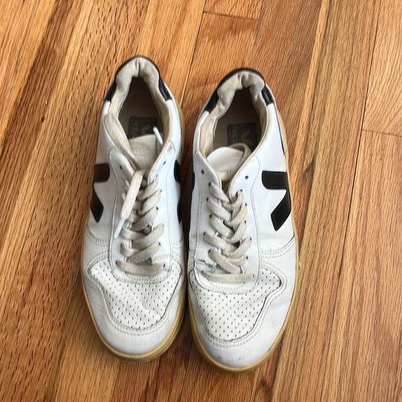 VEJA v-10 trainers size 36 - Picture 2 of 6